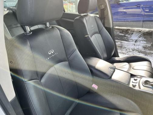 2011 INFINITI G37x Base