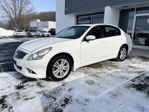 2011 INFINITI G37x Base