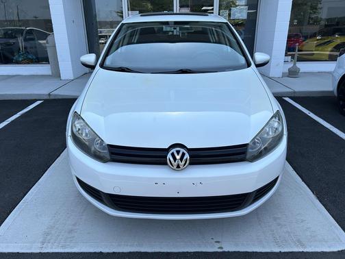 2010 Volkswagen Golf 4-Door