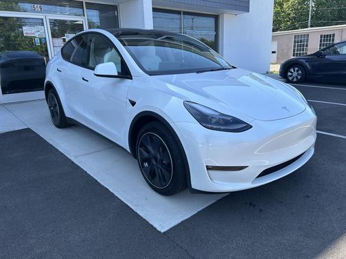 White 2023 Tesla Model Y Long Range AWD