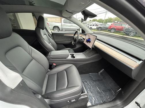 - 2024 Tesla Model Y Performance Dual Motor All-Wheel Drive
