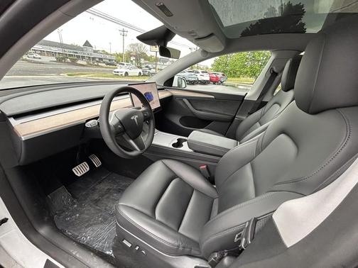 - 2024 Tesla Model Y Performance Dual Motor All-Wheel Drive
