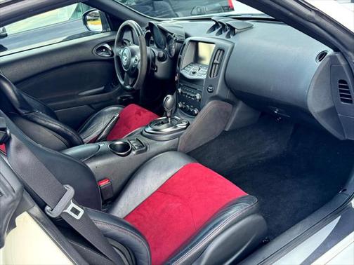 2017 Nissan 370Z NISMO