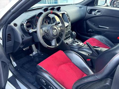 2017 Nissan 370Z NISMO