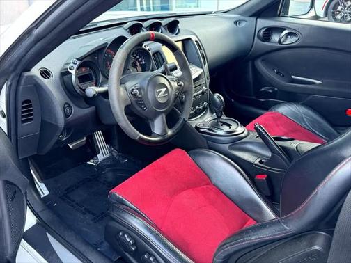 2017 Nissan 370Z NISMO