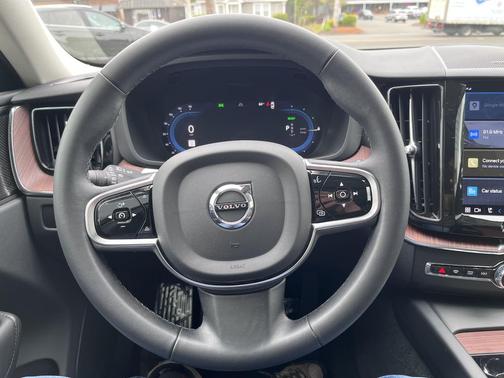 Onyx Black Metallic 2023 Volvo XC60 Recharge Plug-In Hybrid T8 Plus Bright Theme