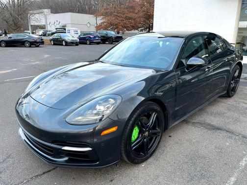 2017 Porsche Panamera 4