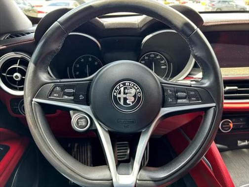 2018 Alfa Romeo Stelvio Ti Lusso