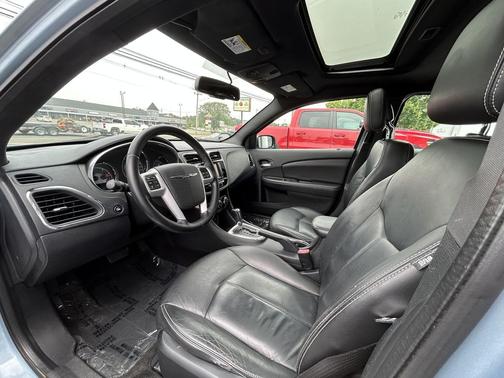 2012 Chrysler 200 Limited