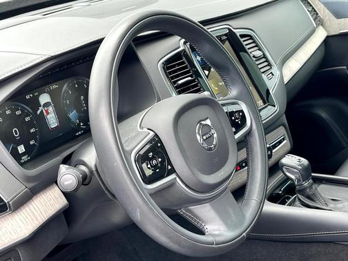 2022 Volvo XC90 T6 Inscription