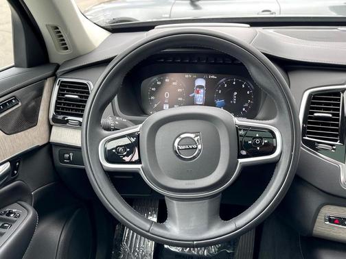 2022 Volvo XC90 T6 Inscription