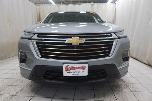 Sterling Gray Metallic 2023 Chevrolet Traverse High Country