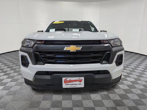 Summit White 2025 Chevrolet Colorado LT