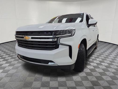Summit White 2021 Chevrolet Suburban LT