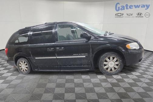 Brilliant Black Crystal Pearlcoat 2006 Chrysler Town & Country Touring