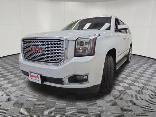 White Frost Tricoat 2017 GMC Yukon XL Denali
