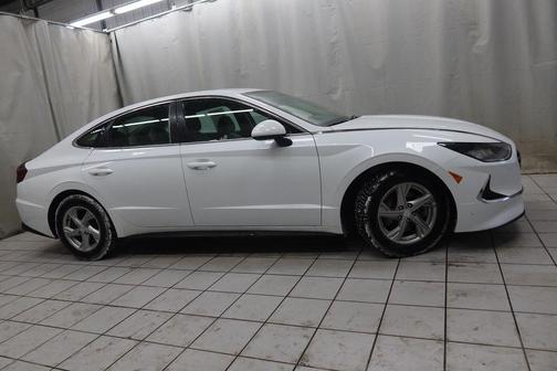 2022 Hyundai SONATA SE