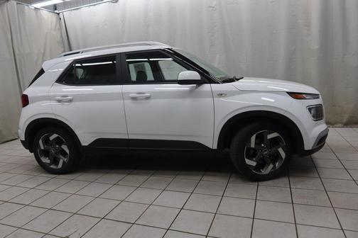 2022 Hyundai VENUE SEL