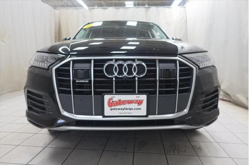 2023 Audi Q7 45 Premium Plus