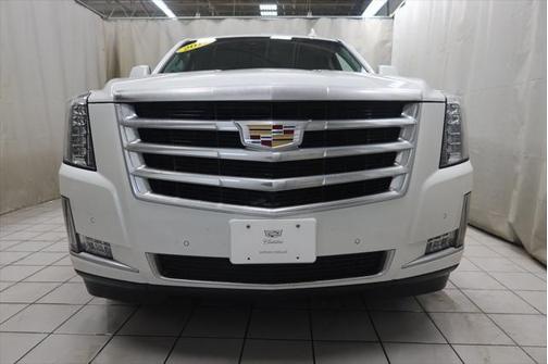 2017 Cadillac Escalade Luxury