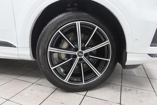 2022 Audi Q7 55 Premium Plus