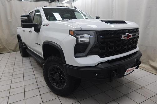 2024 Chevrolet Silverado 2500 4WD Crew Cab Standard Bed ZR2