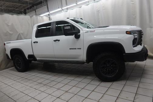 2024 Chevrolet Silverado 2500 4WD Crew Cab Standard Bed ZR2