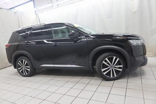 2024 Nissan Pathfinder Platinum 4WD