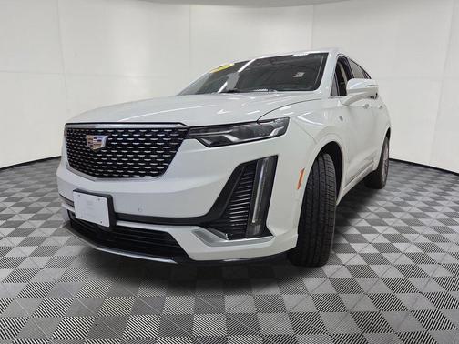Crystal White Tricoat 2022 Cadillac XT6 Premium Luxury AWD