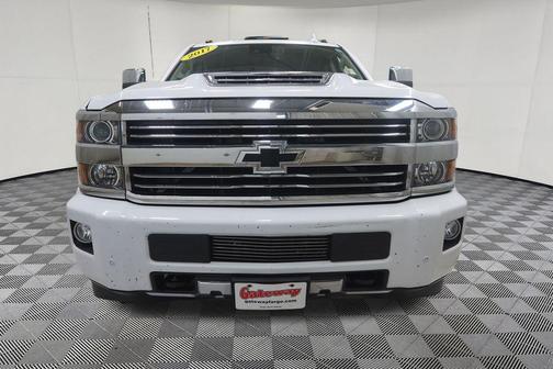 Summit White 2017 Chevrolet Silverado 2500 High Country