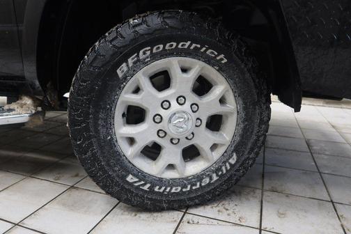 2022 RAM 2500 Laramie Crew Cab 4x4 6'4' Box