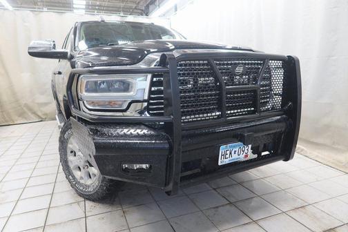 2022 RAM 2500 Laramie Crew Cab 4x4 6'4' Box