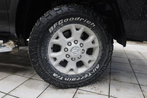 2022 RAM 2500 Laramie Crew Cab 4x4 6'4' Box