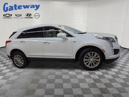 Crystal White Tricoat 2018 Cadillac XT5 Luxury