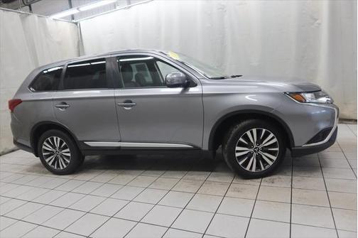 2020 Mitsubishi Outlander SE