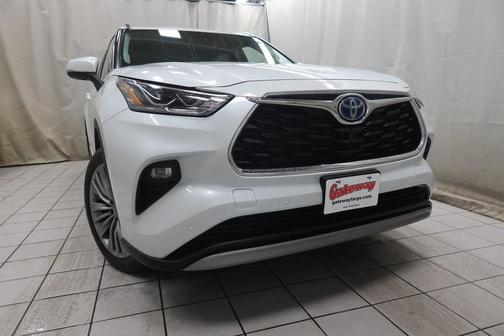 2022 Toyota Highlander Hybrid Platinum