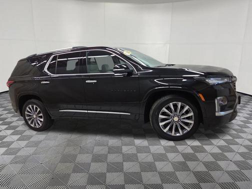 Mosaic Black Metallic 2023 Chevrolet Traverse Premier