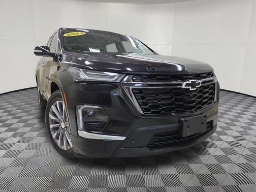 Mosaic Black Metallic 2023 Chevrolet Traverse Premier