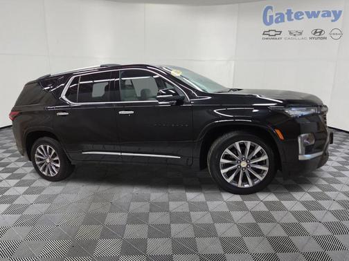 Mosaic Black Metallic 2023 Chevrolet Traverse Premier