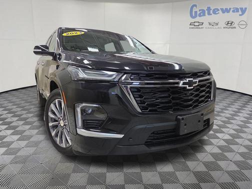 Mosaic Black Metallic 2023 Chevrolet Traverse Premier