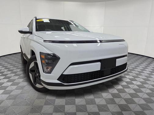 Atlas White 2024 Hyundai KONA EV SEL
