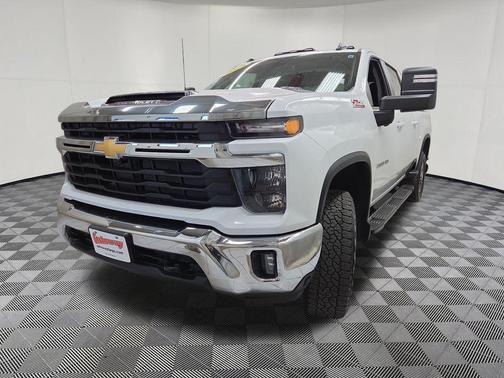 Summit White 2024 Chevrolet Silverado 2500 LT