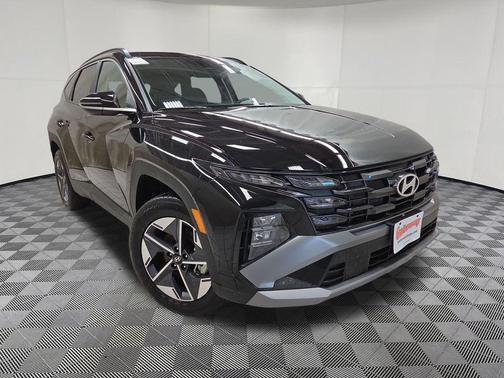 Phantom Black 2025 Hyundai TUCSON SEL Convenience