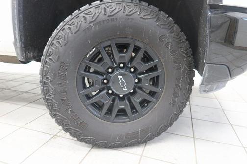 2024 Chevrolet Silverado 2500 4WD Crew Cab Standard Bed ZR2