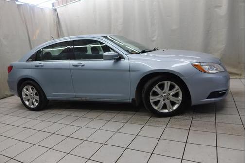 2013 Chrysler 200 Touring