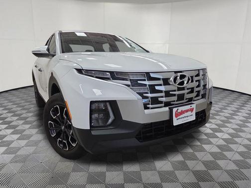 Atlas White 2024 Hyundai SANTA CRUZ SEL