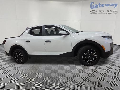 Atlas White 2024 Hyundai SANTA CRUZ SEL