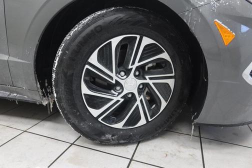 2023 Hyundai SONATA Hybrid Base