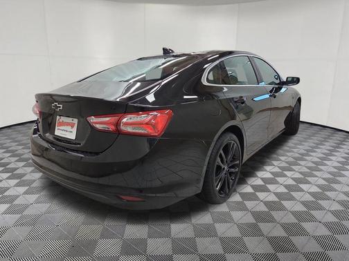 Mosaic Black Metallic 2023 Chevrolet Malibu FWD 1LT