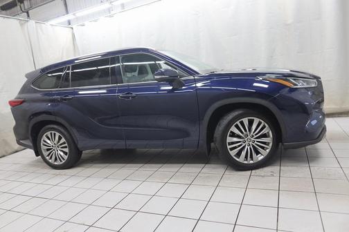 2022 Toyota Highlander Platinum